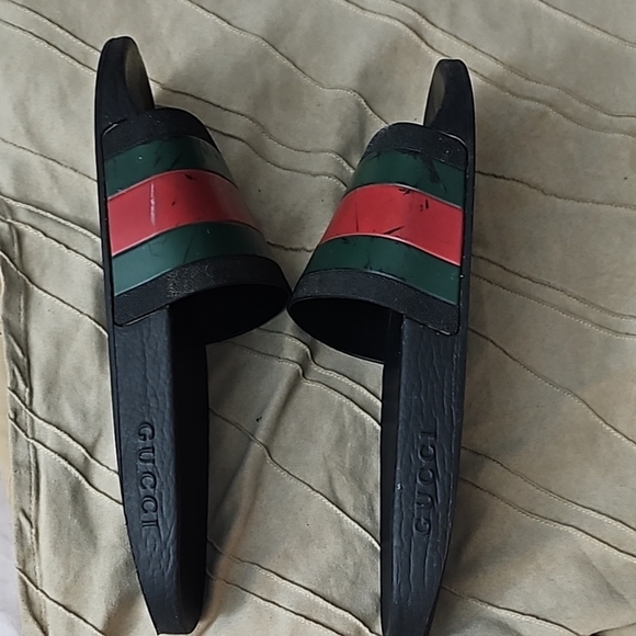 Gucci Black Slides with Red and Green Stripes - Picture 4 of 5